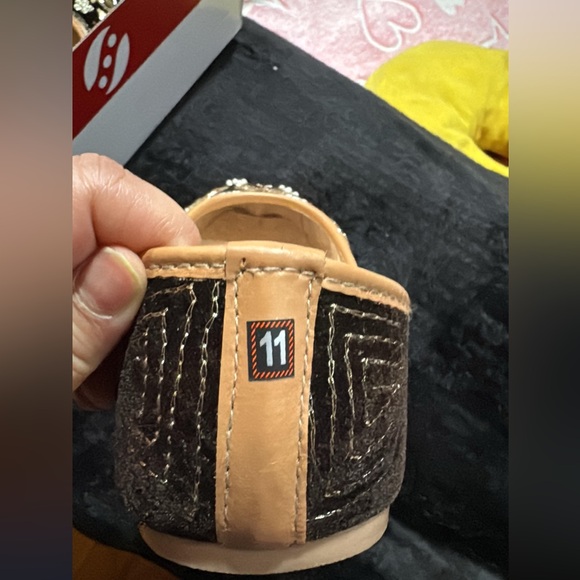 Embellished Black Jutti Flats with Gold Beadwork - Picture 3 of 3